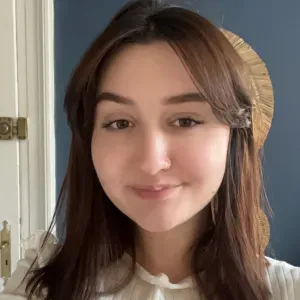 Étudiante dans l'Enseignement donne cours