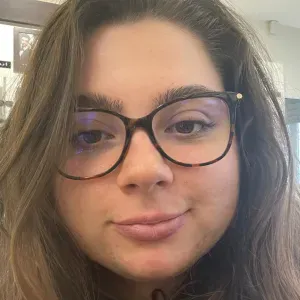 Baby-sitter douce et fiable sur le Bassin !