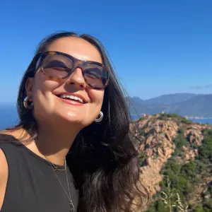 Babysitter expérimentée (prof de français et animatrice)