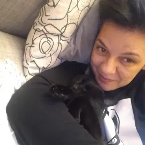 Addetta pulizie domestiche ordinarie ,cucinare 