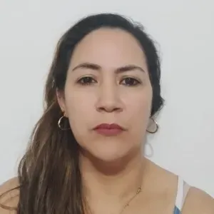 Cuidadora en Colombia y con experiencia en Paris.