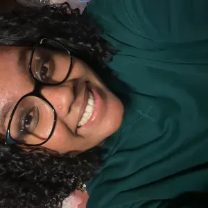 Étudiante baby-sitter à la Réunion