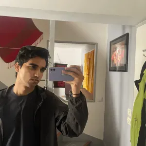 English-Speaking Babysitter Ready to Help!