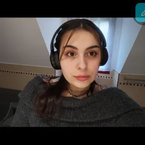 jeune étudiante ayant travaillé comme assistante vétérinaire