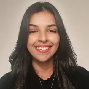 Emprega de limpeza no vale e baixa da banheira 