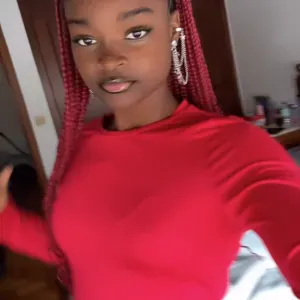 Babysitter com conhecimento em Chaves 