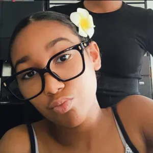 Baby-sitter expérimenté à Vélizy 