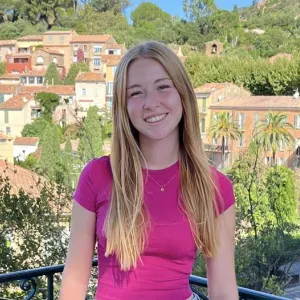 Baby-sitter occasionnelle après les cours - Saint Maurice