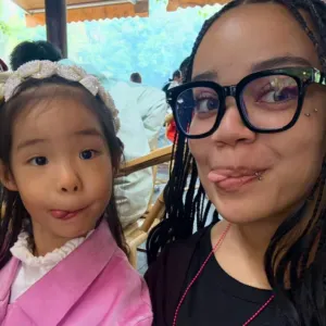 Baby-sitter rentrant d'1ans en tant qu'Au Pair
