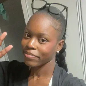 Jeunes lycéenne sérieuse et motivé pour garde d'enfants 