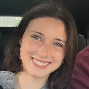 Baby-sitter expérimentée à Versailles