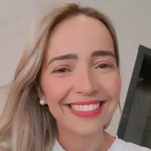 Procuro trabalho de babysitting.