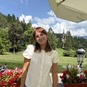 Baby-sitter expérimentée et disponible à Paris et alentours!