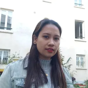 Experienced babysitter in paris