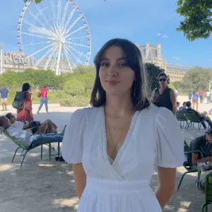 Baby-sitter expérimentée à Paris!