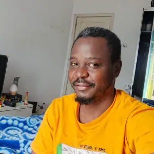 Respinsible cleaner in portugal -lisbon