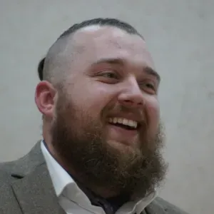 Homme baby-sitter situé à Gannat