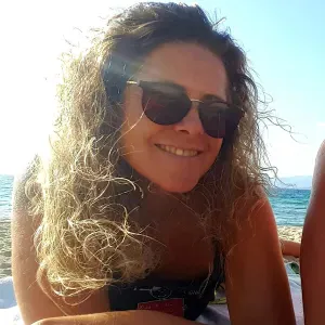 Recherche dame de compagnie