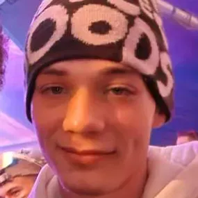 Hilfsbereiter Student sucht einen job