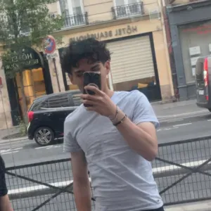 Baby sitter étudiant et très impliqué 🧑🏻‍💼