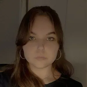 Baby-sitter sérieuse avec expérience en crèche