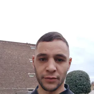 Garde d'enfant, ménage et petit travaux si besoin