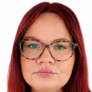 Baby-sitter expérimentée sur les Fins