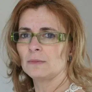 Procura-se empregada domestica