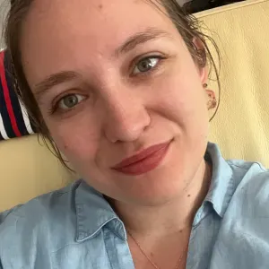 Je recherche une baby-sitter