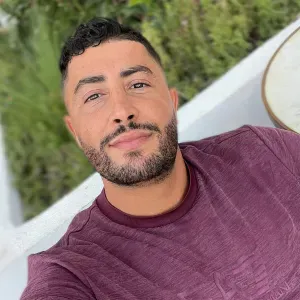 Busco una niñera, apañada y amable con experiencia Marbella