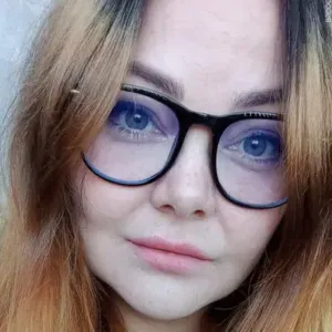 Odpowiedzialna, pełna empatii opiekunka dla seniorów