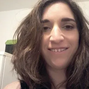 Bonjour, je suis disponible pour faire du ménage.