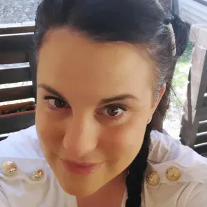 Addetta alle pulizie domestiche e aiuto in casa spesa ec