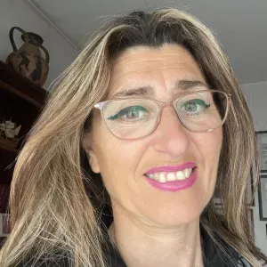 Addetta alle pulizie della casa con possibilità di stiro 