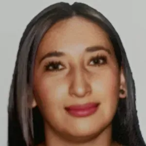 Je suis une femme avec des compétences dans le nettoyage 