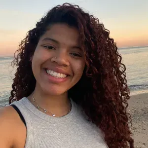 Babysitter carinhosa e responsável –Disponível em Lisboa