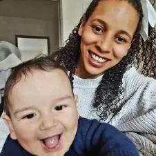 Baby-sitter bienveillante et confirmée