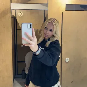 Pet sitting in glossop and near by