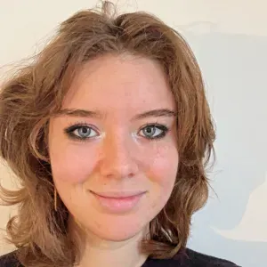 Baby-sitter à Paris, enjouée et disponible :)