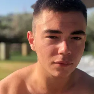 Disponible pour garde d'animaux