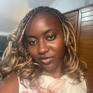 Babysitter jovem disponivel em lisboa