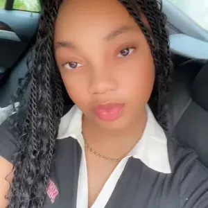 Baby-sitter expérimentée au Congo 