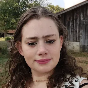 Baby-sitter expérimenté à Morcenx 