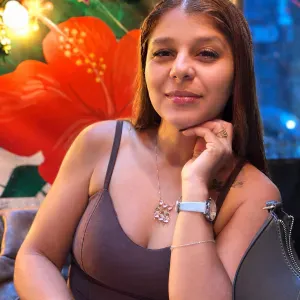 Faxineira com responsabilidade e comprometimento 