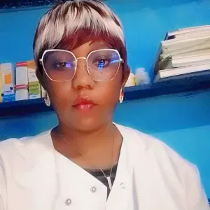 Je me nome Brenda j ai mons de 3 d expérience 