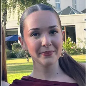 under 18 babysitter in London 