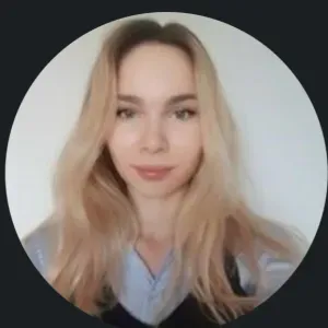 Babysitter speaking multiple languages looking for a job