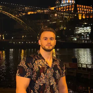 Explicador de Inglês e Treinador de futebol