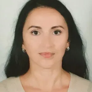 Babysitter com experiência em Alges, Linda-a-Velha