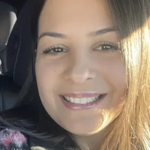 Baby-sitter expérimentée à Maraussan 